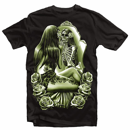 WOMAN MIRROR SKULL